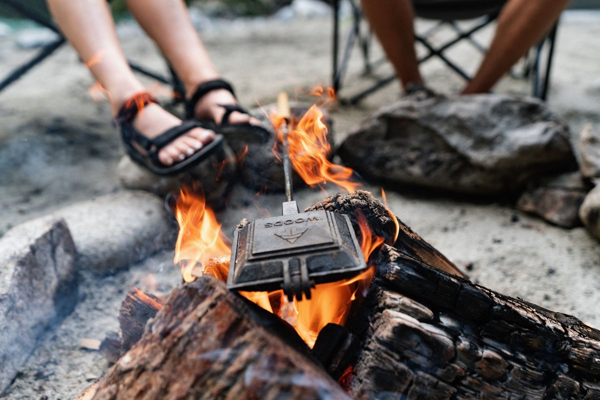 Cast Iron Non-Stick Camping Sandwich Toaster with Long Handle, 4x4-in B6H5 - product image 3