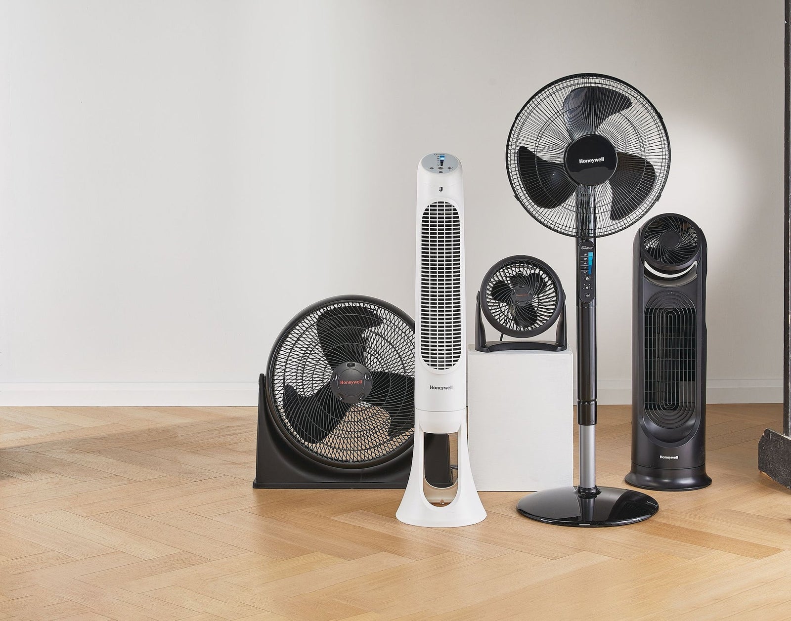 TurboForce Tilt-Head Portable Air Circulator Table/Desk Fan, 3-Speed, Black, 7-in M1T3 - product image 5