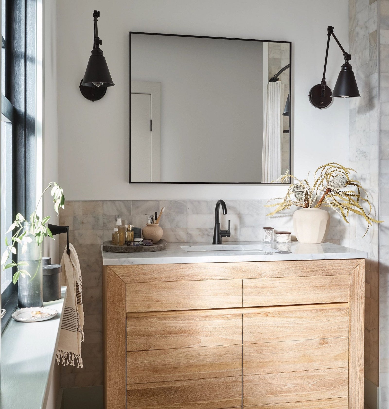Mikah Single Handle Bathroom Faucet, Matte Black E2M3 - product image 5