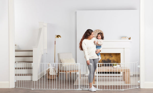 2-in-1 Super Wide Adjustable Baby Safety Gate & Play Yard, White D5W0